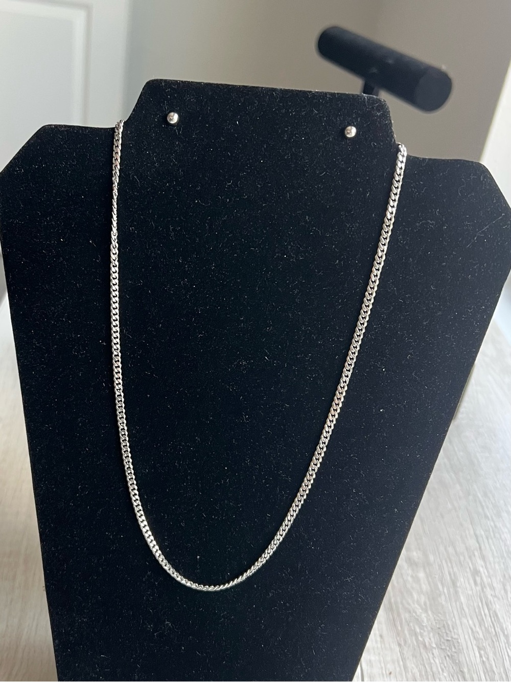 Silver Tone Curb Chain Necklace | Classic Unisex Chain - Picture 4 of 4